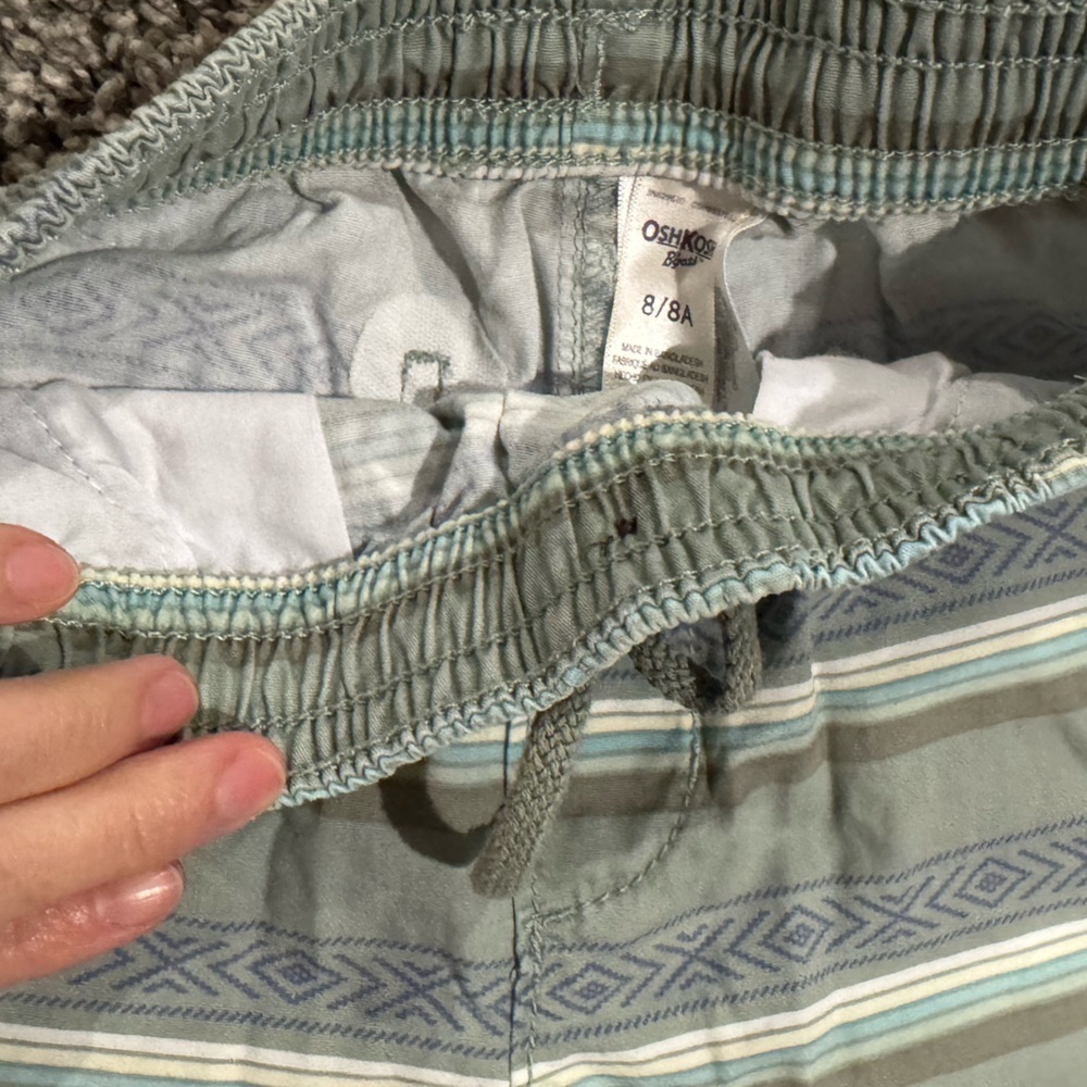Boys OshKosh B'gosh Green and Blue Patterned Shorts, size 8 - Picture 7 of 9